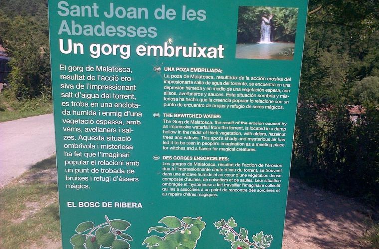 cartell LA LLEGENDA DE LES BRUIXES del gorg de Malatosca